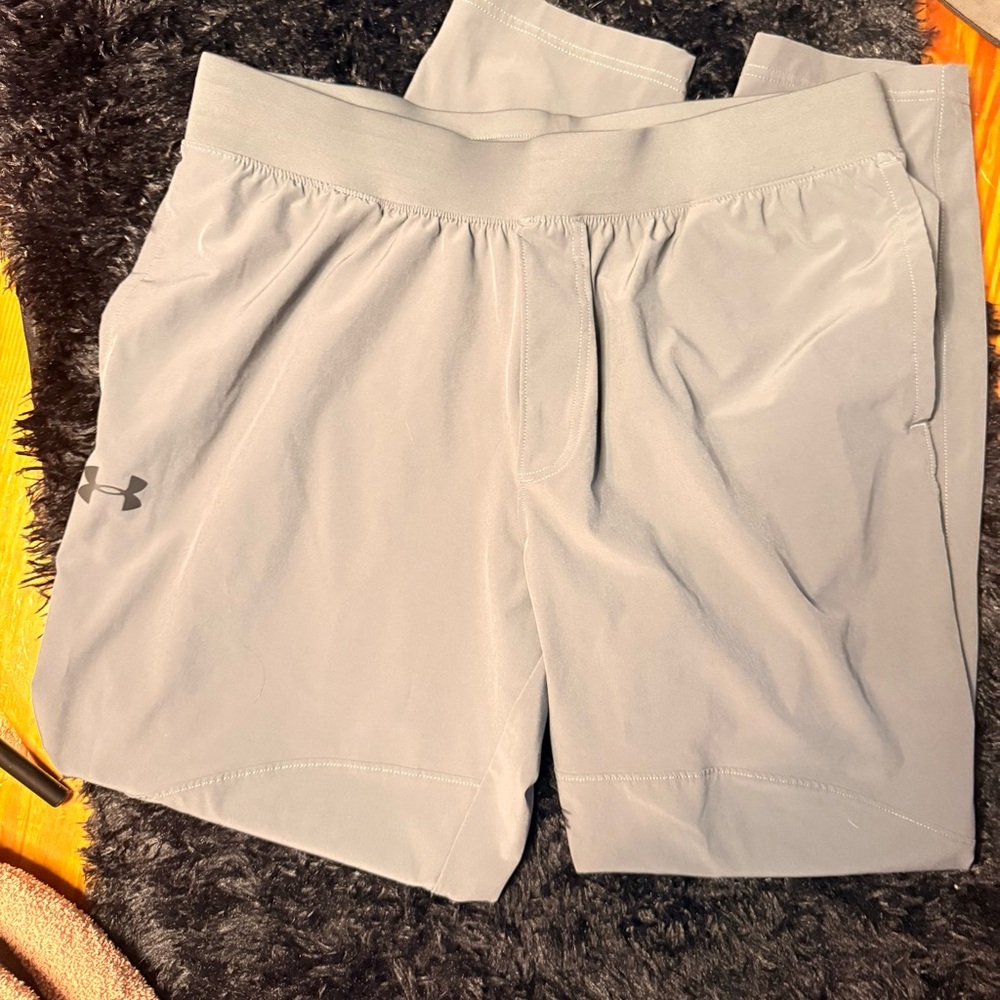 118 Under Armour Gray Joggers - Size XL